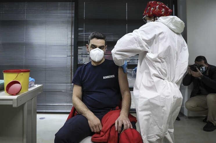 “Estamos muito preocupados com a segunda fase de vacinação dos bombeiros” diz Domingos Fabela