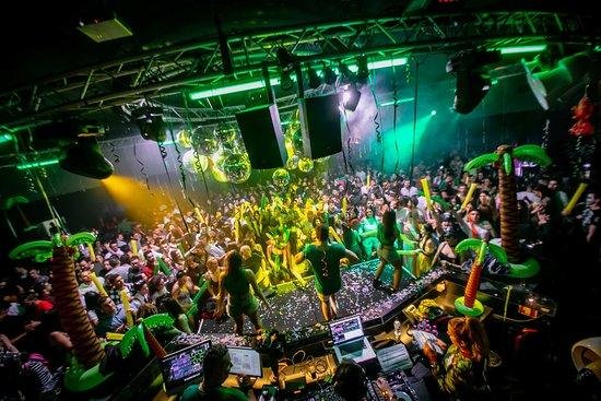 Deixa de ser preciso apresentar teste para entrar em bares e discotecas