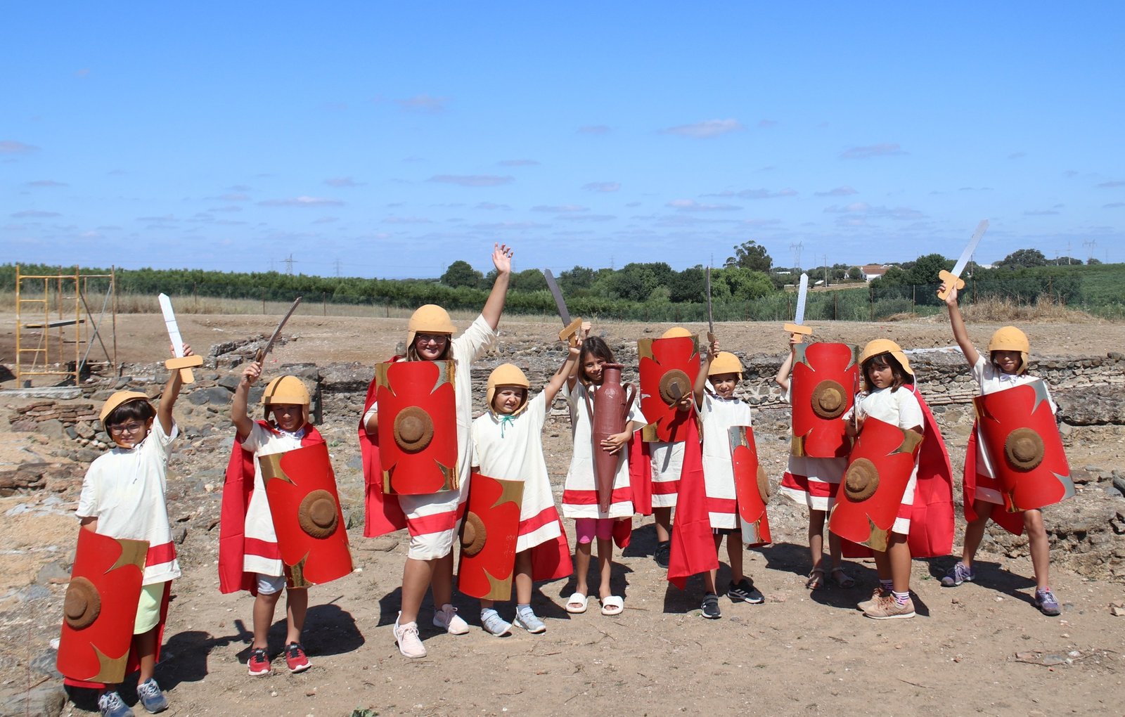 Crianças “Romanas” visitaram Monte da Chaminé em Ferreira do Alentejo