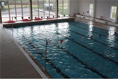 Balneários da Piscina Municipal Coberta de Serpa encerrados devido à presença de Legionella