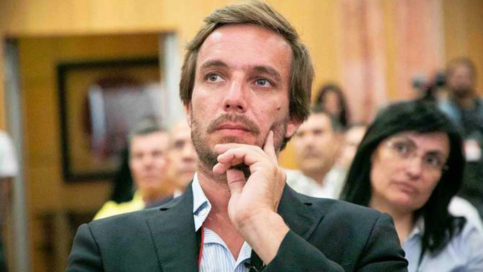 O deputado do PSD eleito por Beja acusa o PS de continuar “a proteger politicamente os seus eleitos”