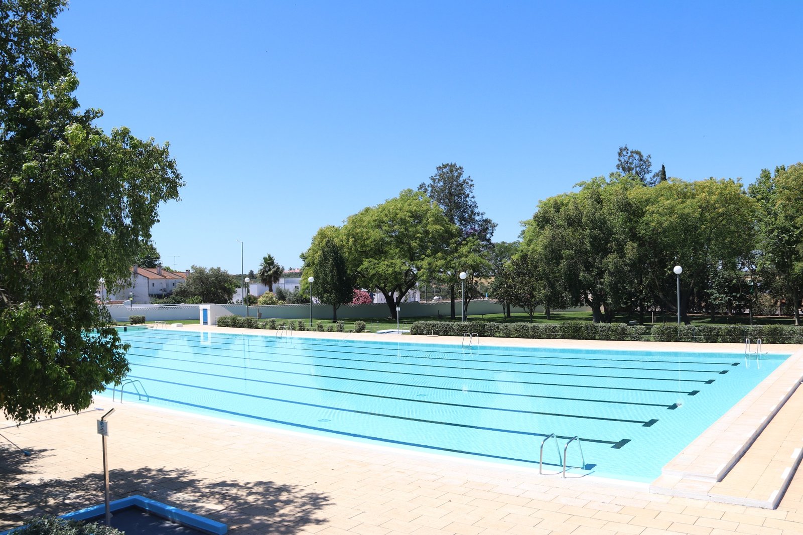 Piscinas de Serpa e Pias abrem hoje ao público – Jovens até aos 18 anos têm uma oferta