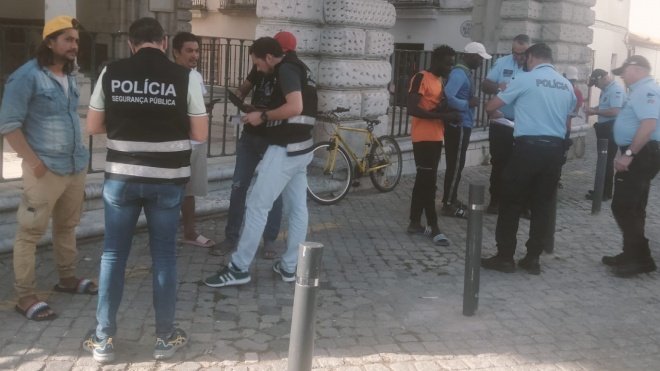 Beja: PSP fiscalizou 18 cidadãos na Praça da República