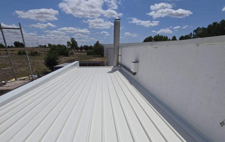 Está instalada a nova cobertura da Piscina Coberta de Beja