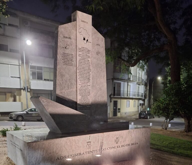 Monumento ao Combatente do Concelho de Beja já está iluminado