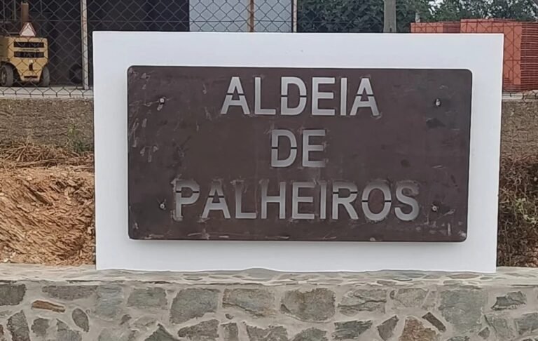 Aldeia de Palheiros já tem um Mural à entrada da localidade