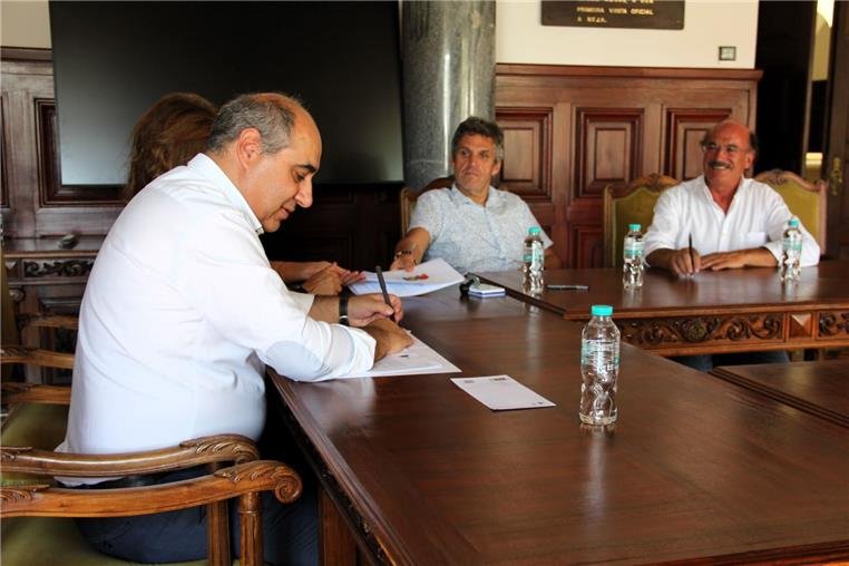 Beja: Autarquia assinou contrato promessa de compra e vende de 45 frações para implementar projetos da ELH