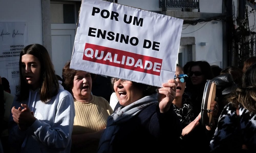 Stop promove greve nacional de profissionais da educação esta sexta-feira