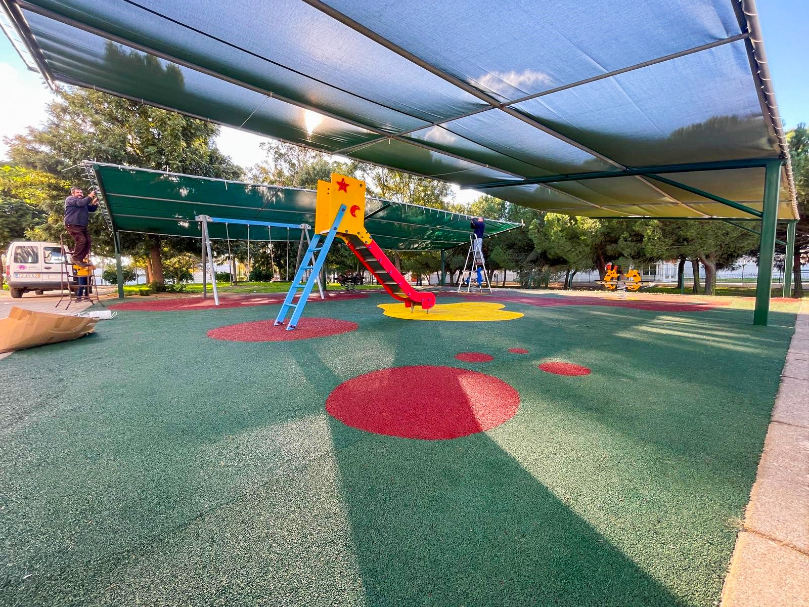 Município de Cuba concluiu a requalificação no parque infantil na sede do agrupamento de escolas