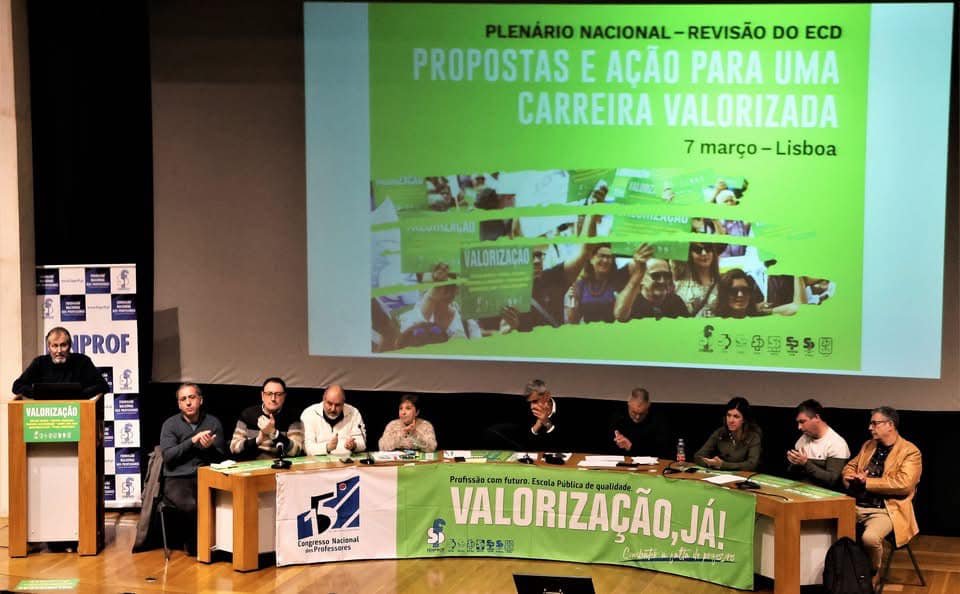 Mário Nogueira desmente que saída da Fenprof esteja decidida