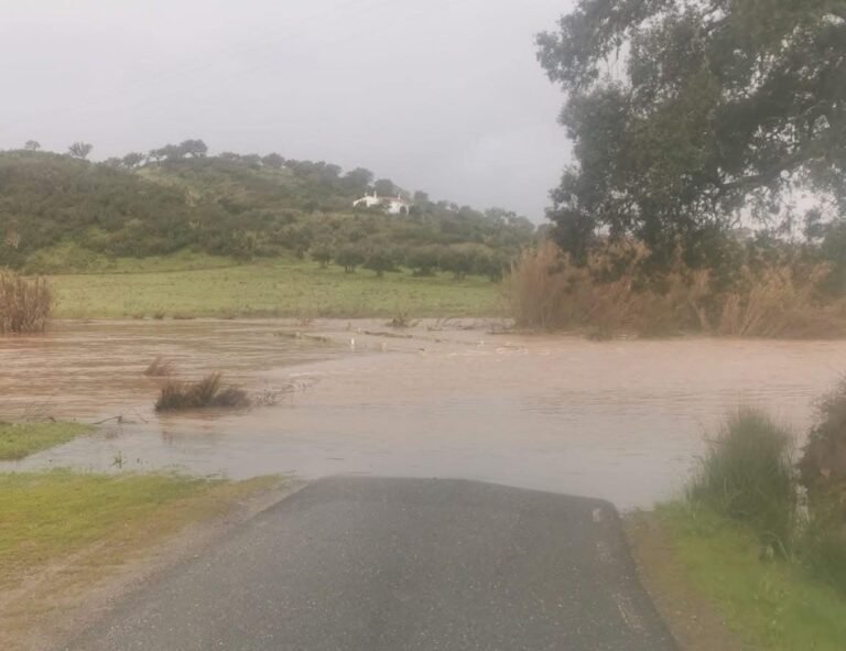 Almodôvar: Estrada de acesso ao Monte Canhoto está interdita devido às chuvas que se têm feito sentir