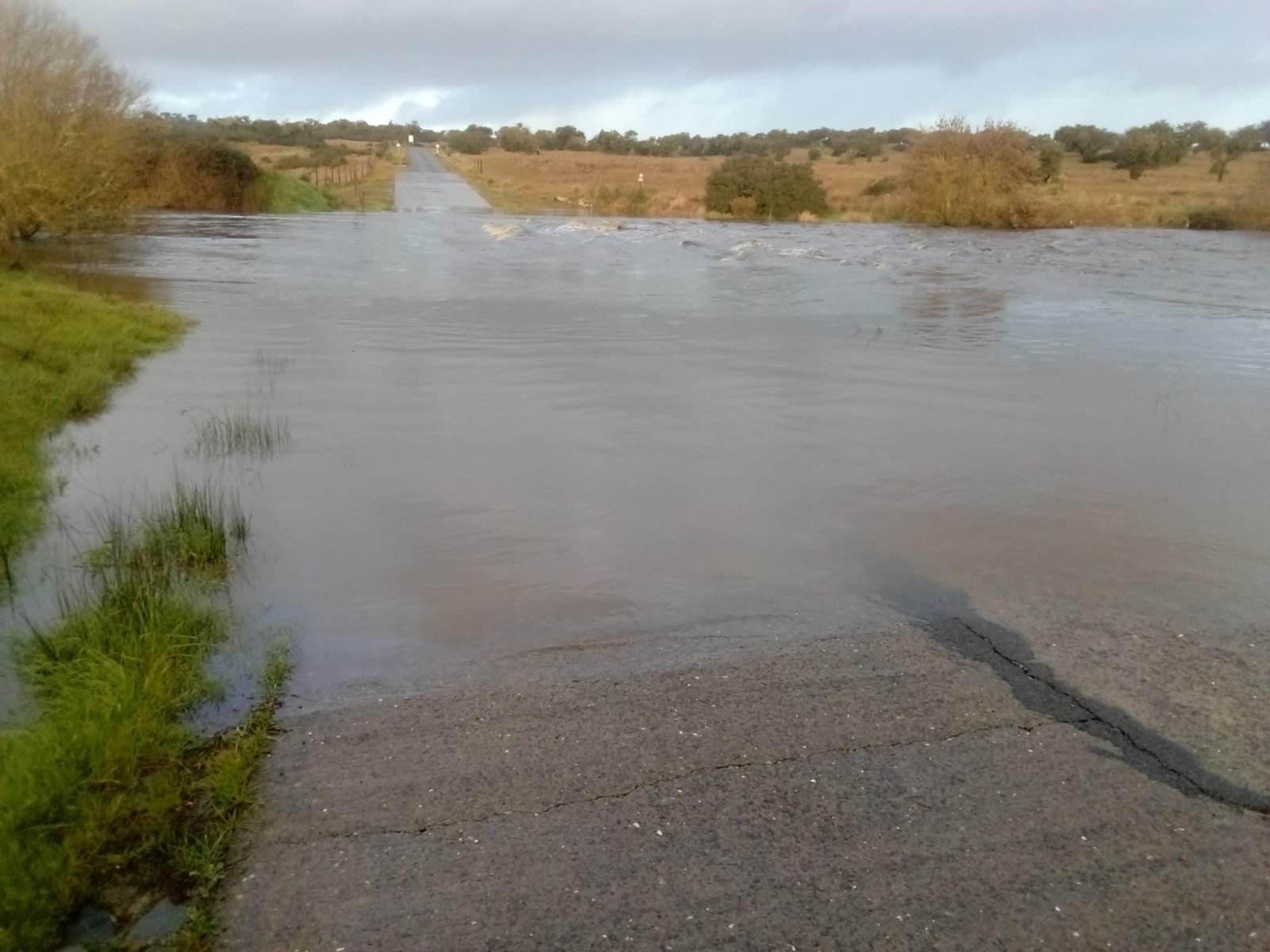 Castro Verde: Estradas Municipais cortadas à circulação em dois pontos do concelho devido à chuva intensa que caiu