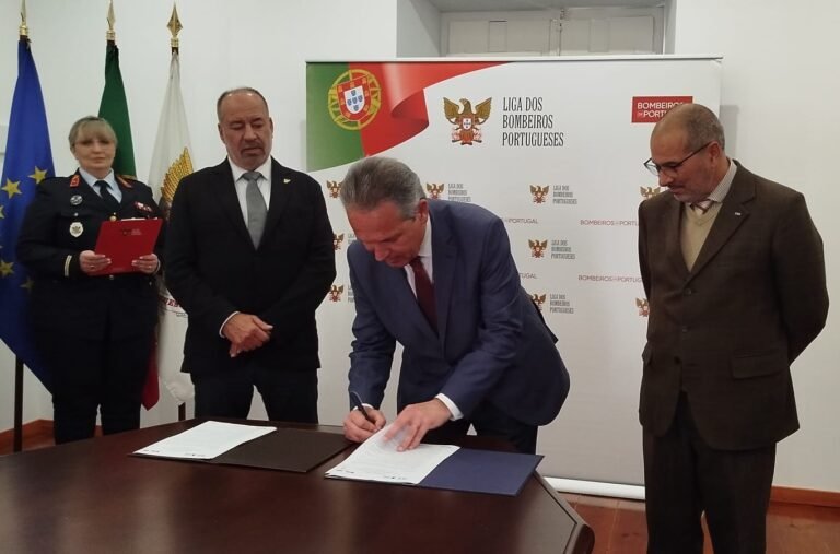 ANSR e Liga dos Bombeiros assinam Protocolo para a desmaterialização de processos contraordenacionais