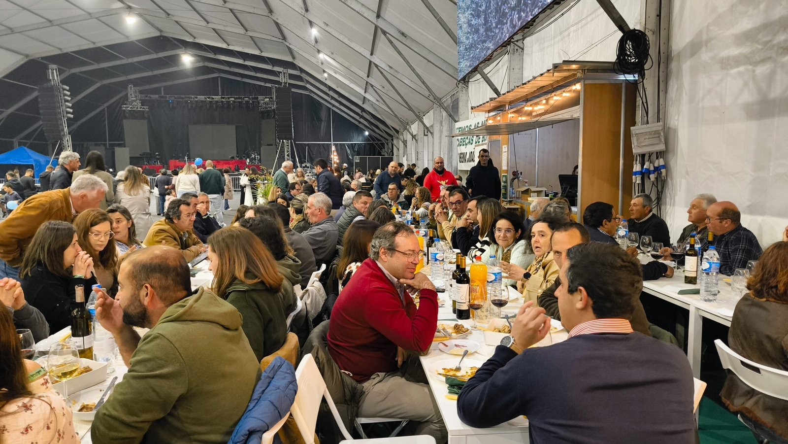 Festival Sabores do Borrego com casa cheia em dia de abertura