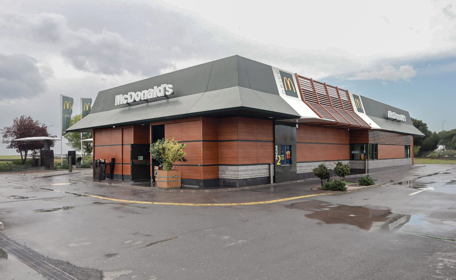 O restaurante McDonald’s Beja já reabriu