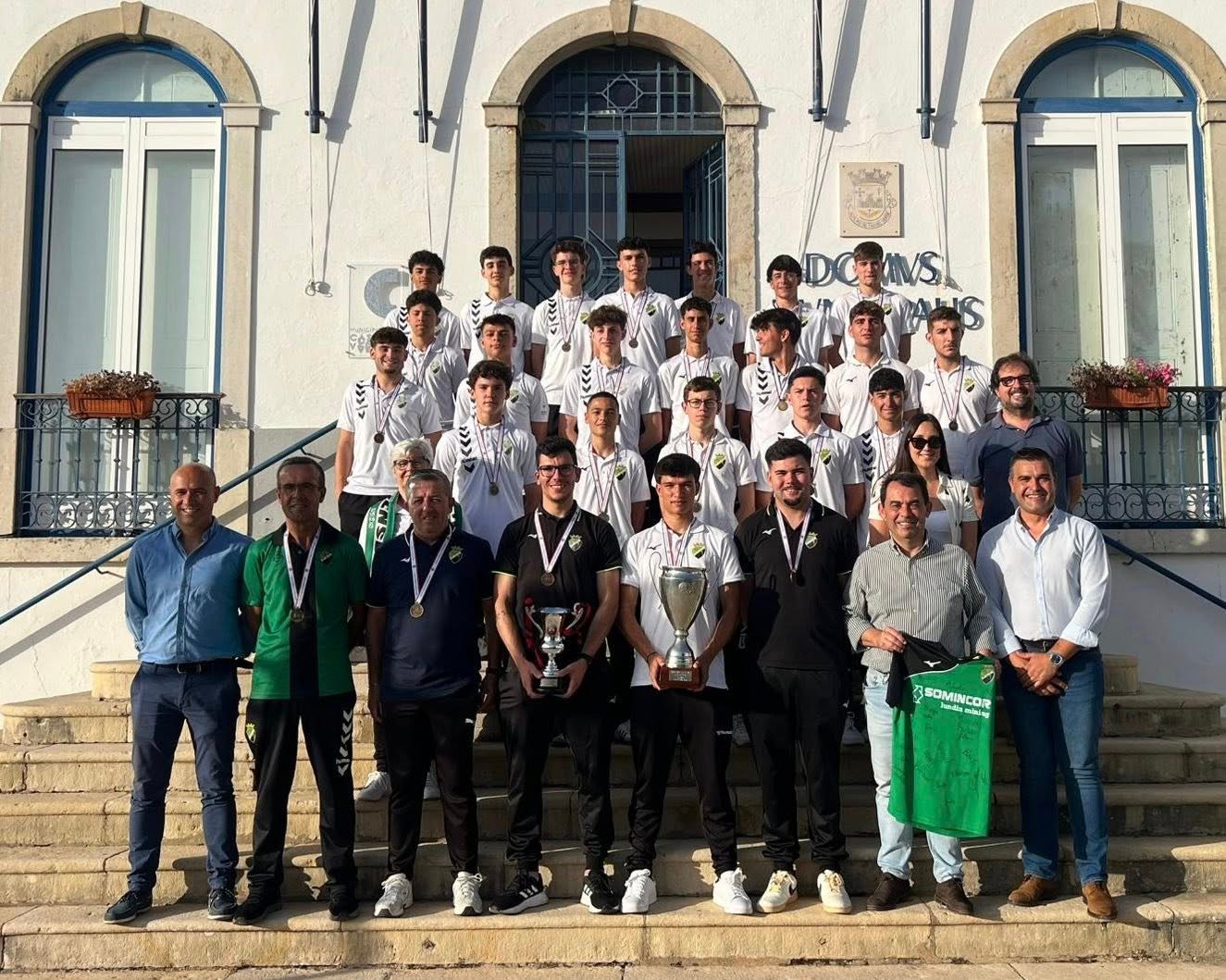 Câmara de Castro Verde homenageou juniores do FC Castrense