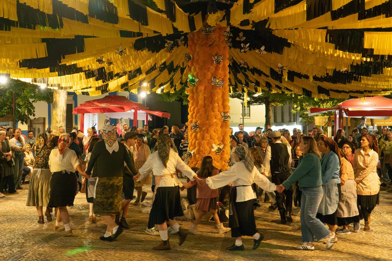 Festival de Mastros de São Teotónio recebe hoje Quim Barreiros