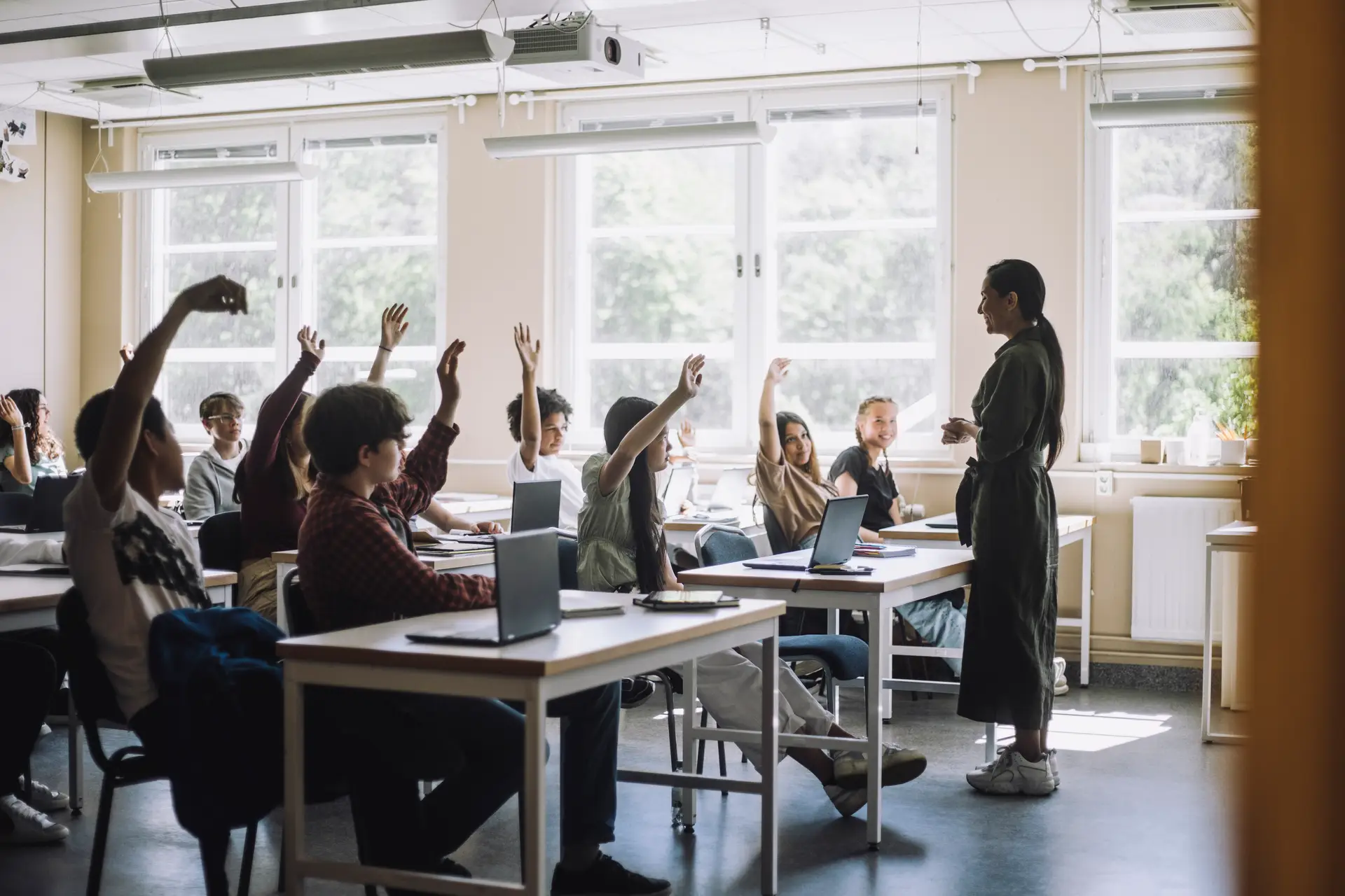 Estudo revela que os professores mais jovens equacionam mudar de profissão