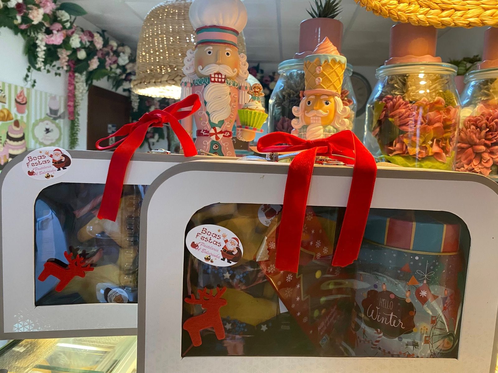 Pastelaria “A Boleirinha” de Castro Verde aguça o apetite com muitos doces à mesa