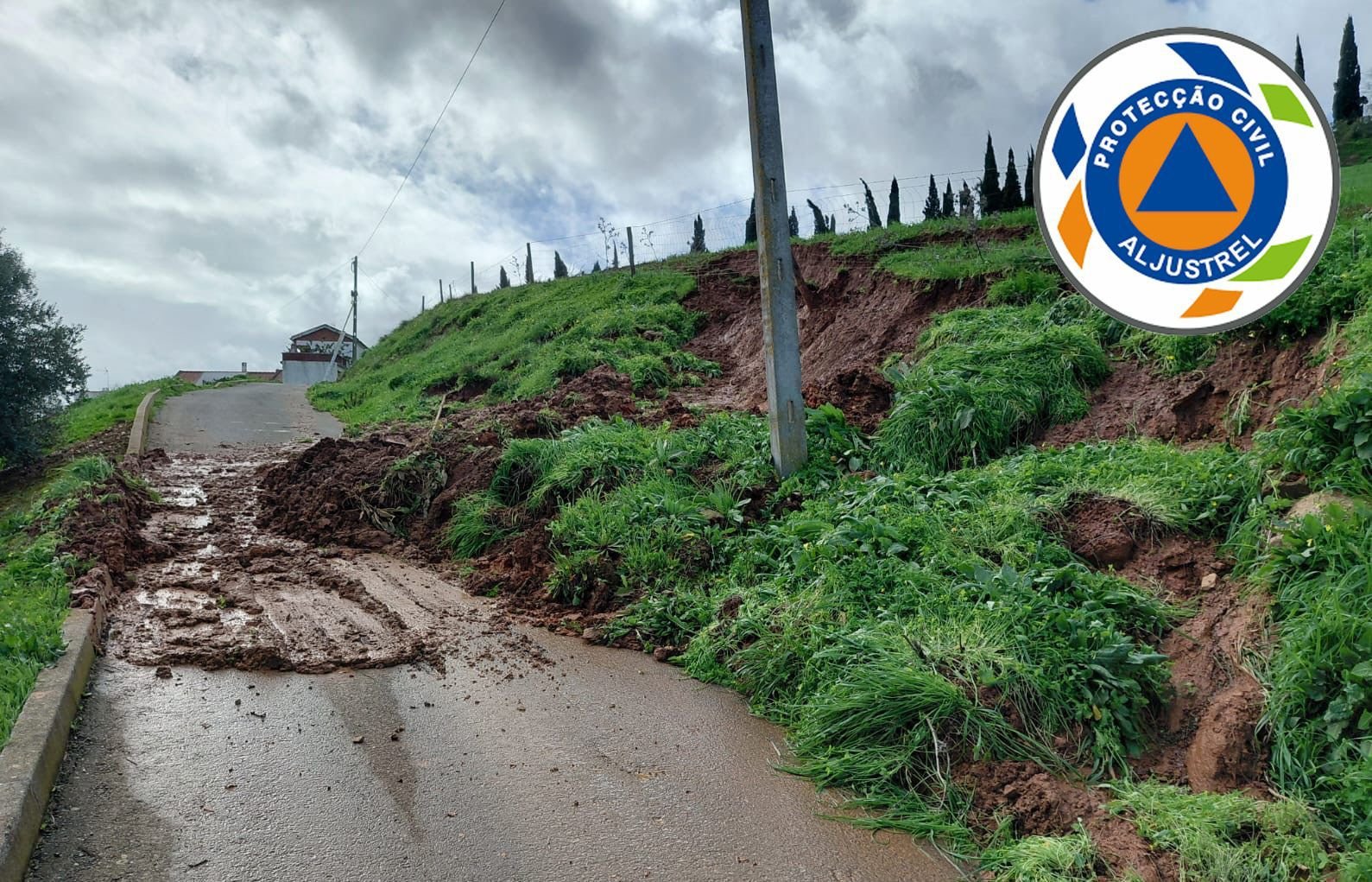 Rua da Igreja encerrada em Aljustrel devido a resvalamento de talude