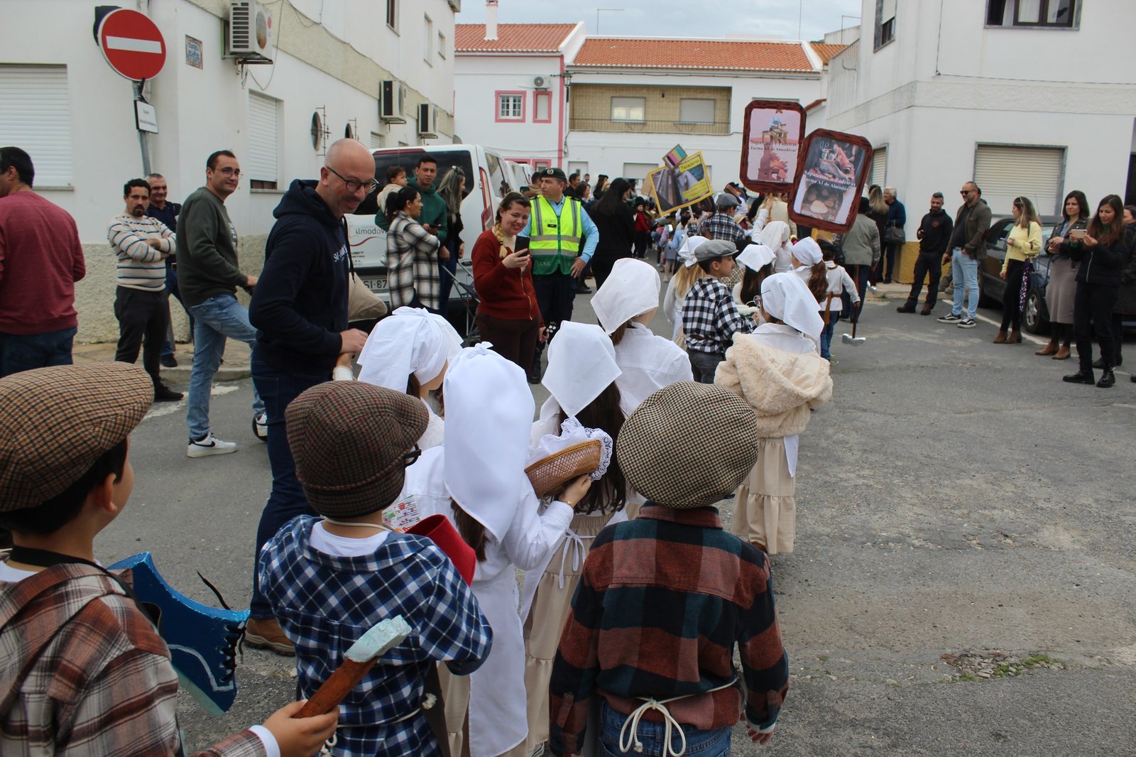 Carnaval das Escolas anima Almodôvar nesta quinta-feira