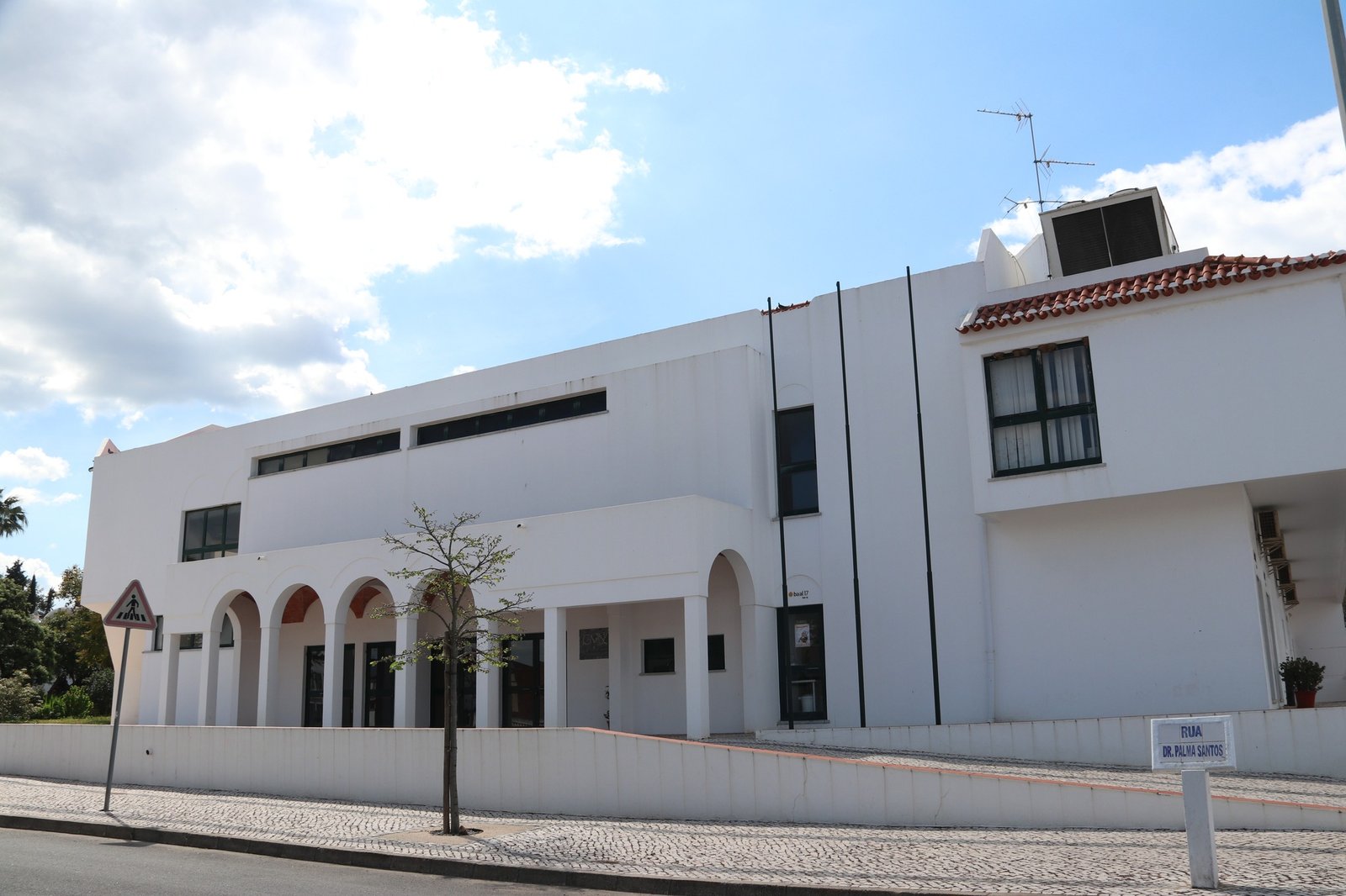 Cineteatro Municipal de Serpa encerrado por tempo indeterminado devido a problemas estruturais