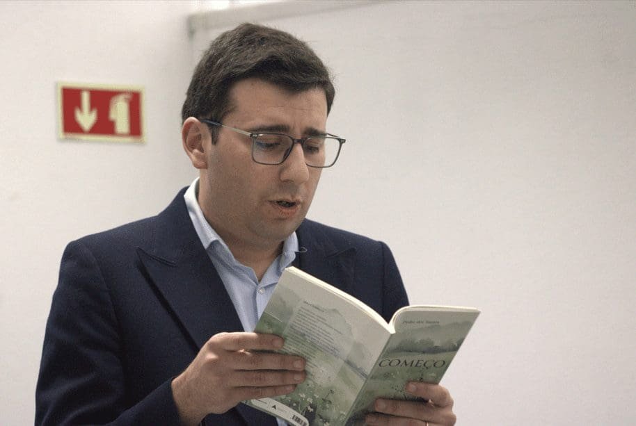 Poeta Pedro dos Santos vence “Troféu Pôr do Sol” na 216.ª edição do Encontro Internacional de Poesia