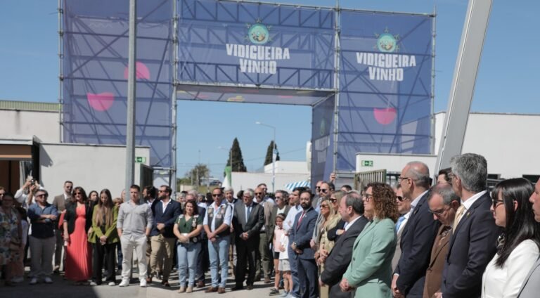 Buba Espinho sobe hoje ao Palco do Vidigueira Vinho 2026 acompanhado pelo Grupo Coral de Vidigueira