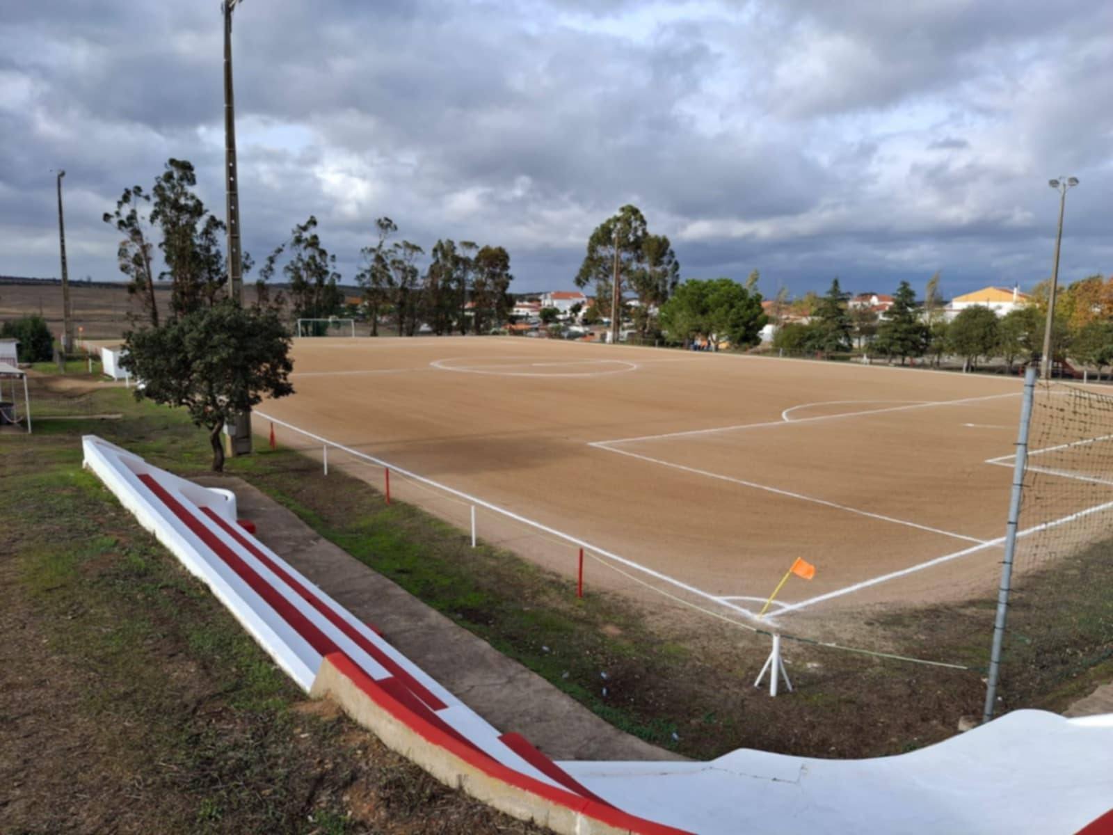 Castro Verde investe mais de 300 mil euros em relva sintética no Campo 25 de Abril, na Sete