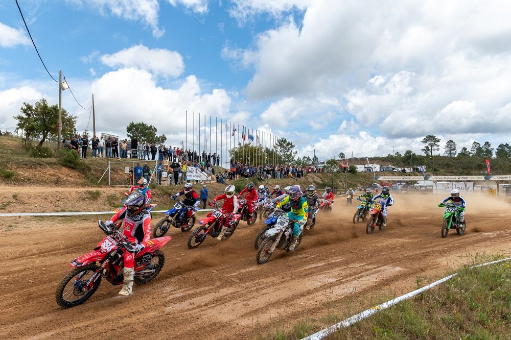Motocross regressa ao Algarve com casa cheia na Cortelha
