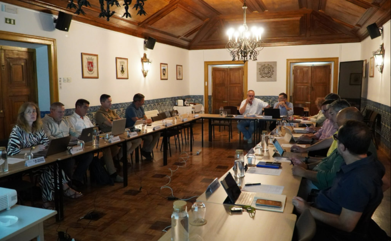 CIMBAL reúne Conselho Intermunicipal e destaca energia, transportes e refeições escolares