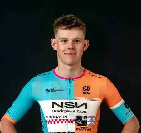 Ciclismo de Luto: Morte de Finlay Tarling Enlutou Fafe, mas Volta a Portugal Prossegue rumo à Senhora da Graça