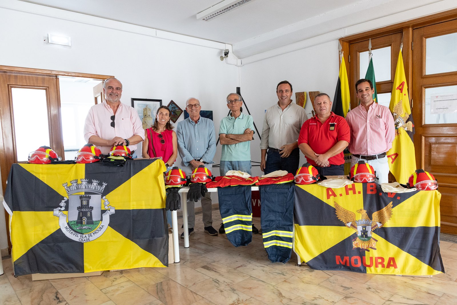 Moura reforça meios dos Bombeiros Voluntários com 50 novos equipamentos de proteção