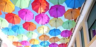 “Umbrella Sky” transforma Rua Morais Sarmento em Castro Verde