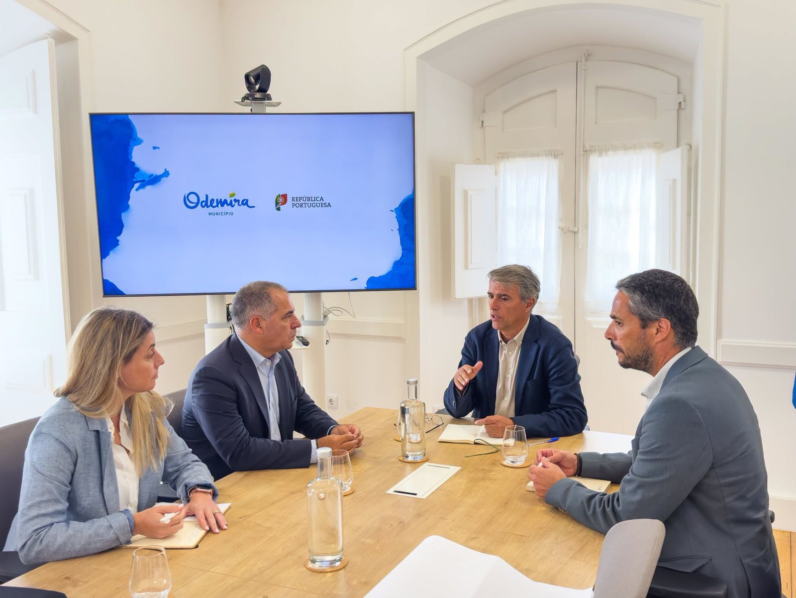 Odemira recebe secretário de Estado do Desporto para discutir futuro dos espaços desportivos