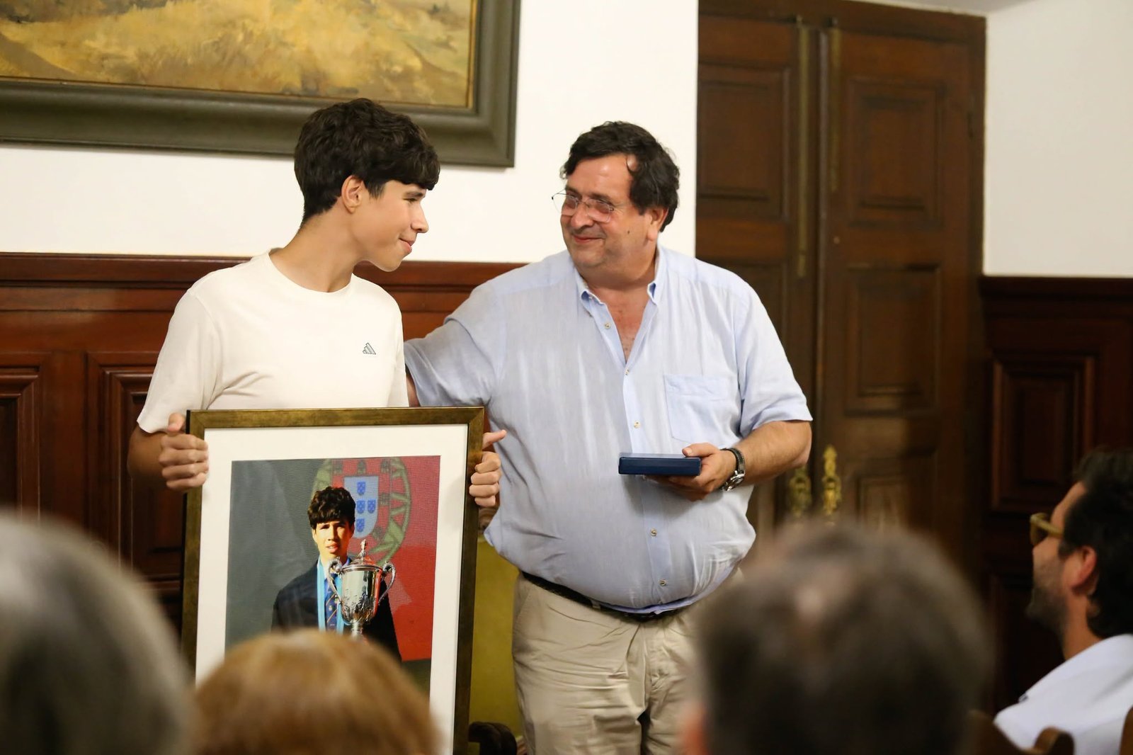 Câmara de Beja homenageia Pedro Dores, campeão mundial de tiro às hélices
